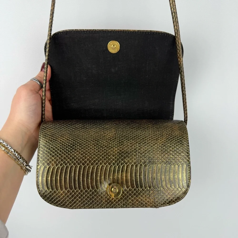 Vintage Faux Snakeskin Crossbody Purse – Gold Hardware, Magnetic Snap Closure - Picture 6 of 10